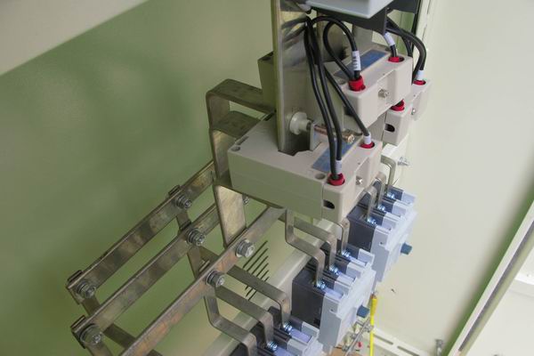 桥东配电柜-应急照明配电柜使用对工作人员的具